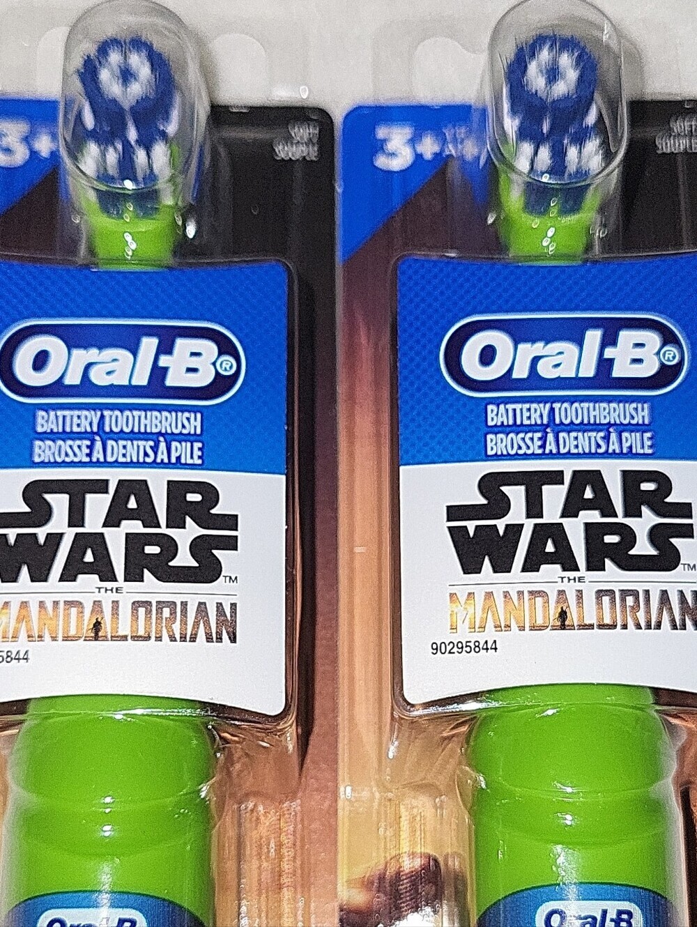 Star Wars The Mandalorian Kids Battery Toothbrush - Green - Picture 3 of 8